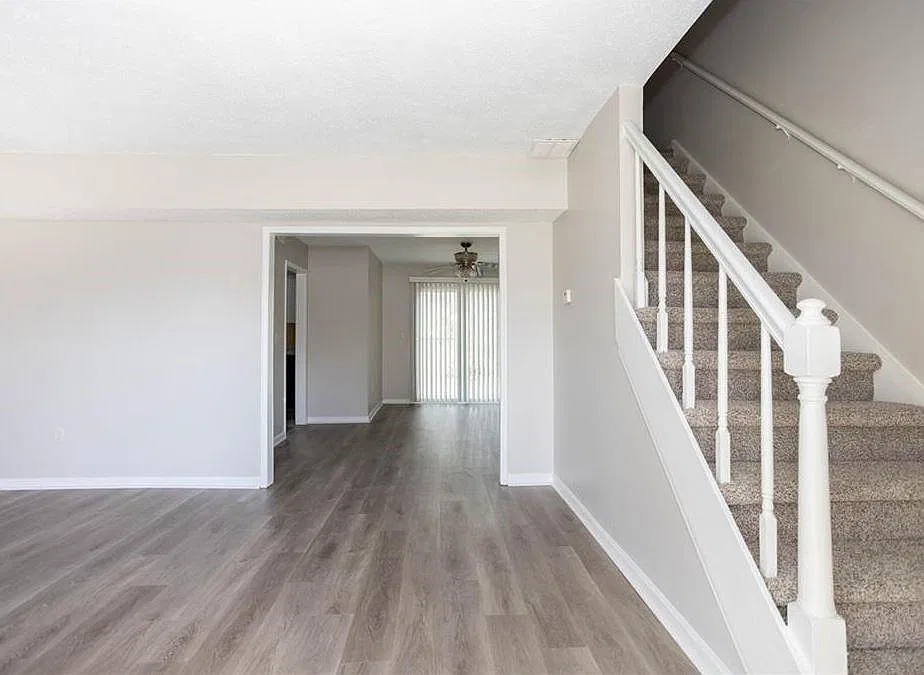 2 bed, 1.5 bath, 4960 sqft, $1,599 — Photo 3