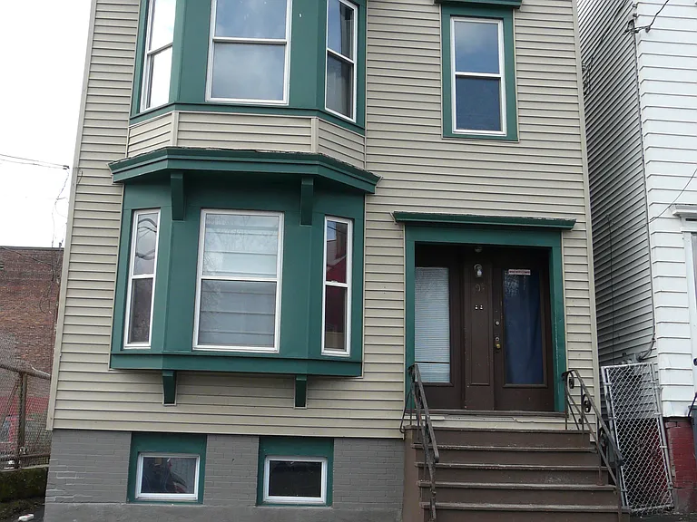 398 Orange St #2 — Photo 4