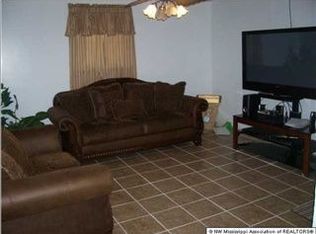 192 Collins Cir, Holly Springs, MS 38635