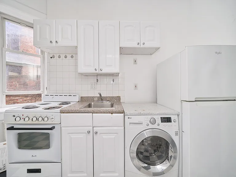 177 Bleecker St #3 — Photo 10