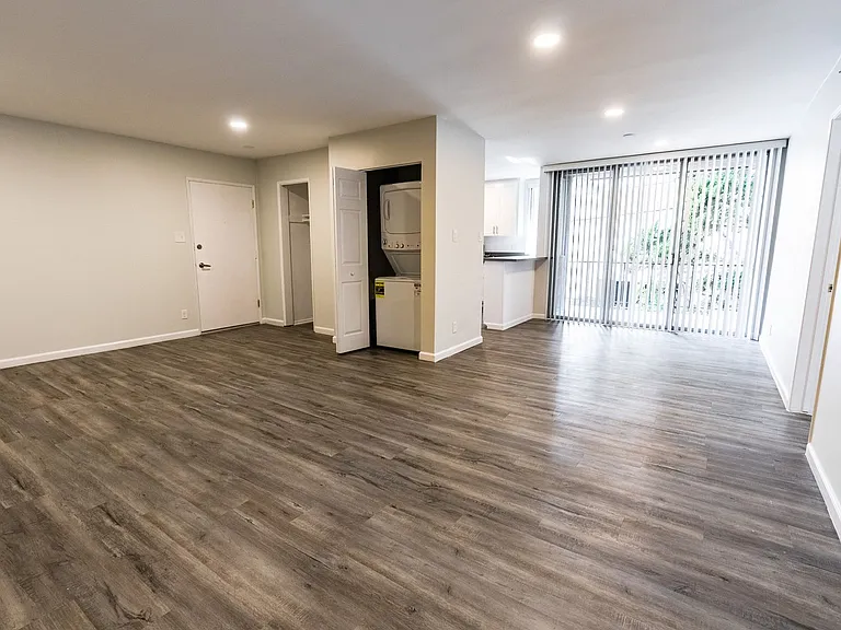 115 North Wetherly Drive — Photo 35