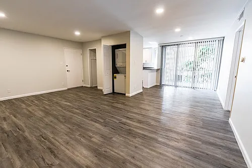 Floor plan 204