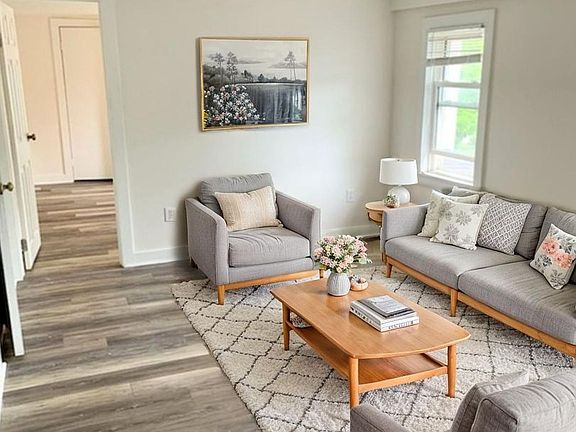 4th image of 54 Longwood Ave #31