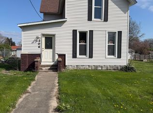 206 E Wayland Ave, Goodland, IN 47948
