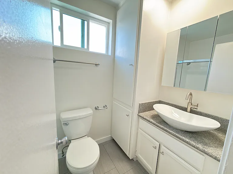 950 Magnolia Ave #33 — Photo 6