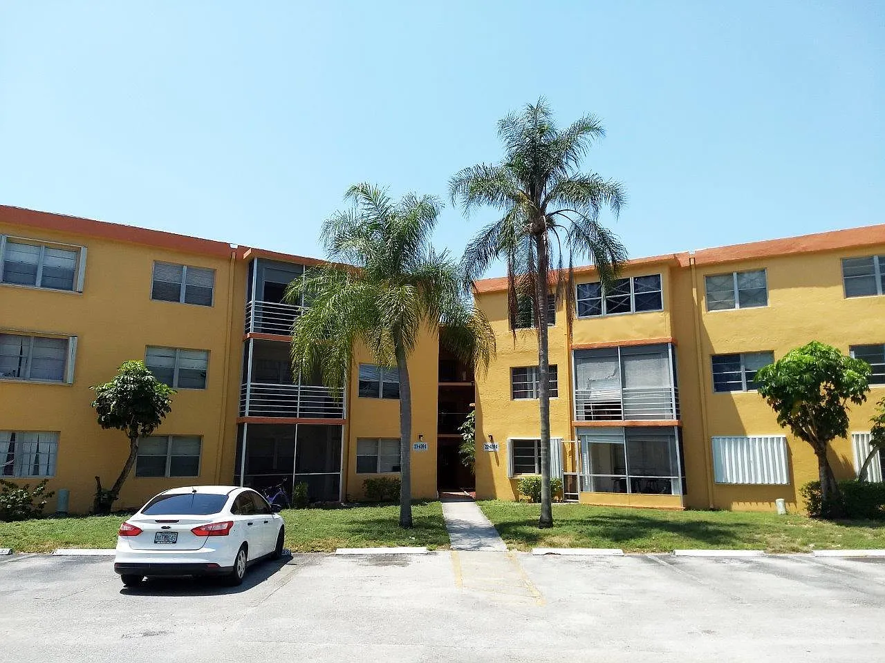 2 bed, 2.0 bath, 1290 sqft, $1,795 — Photo 1