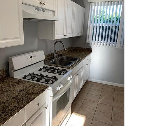 5th image of 3608 W 63rd St