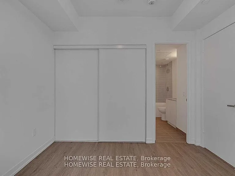8868 Yonge St #1011E — Photo 13