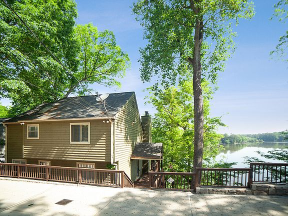 2nd image of 8478 Lake Dr