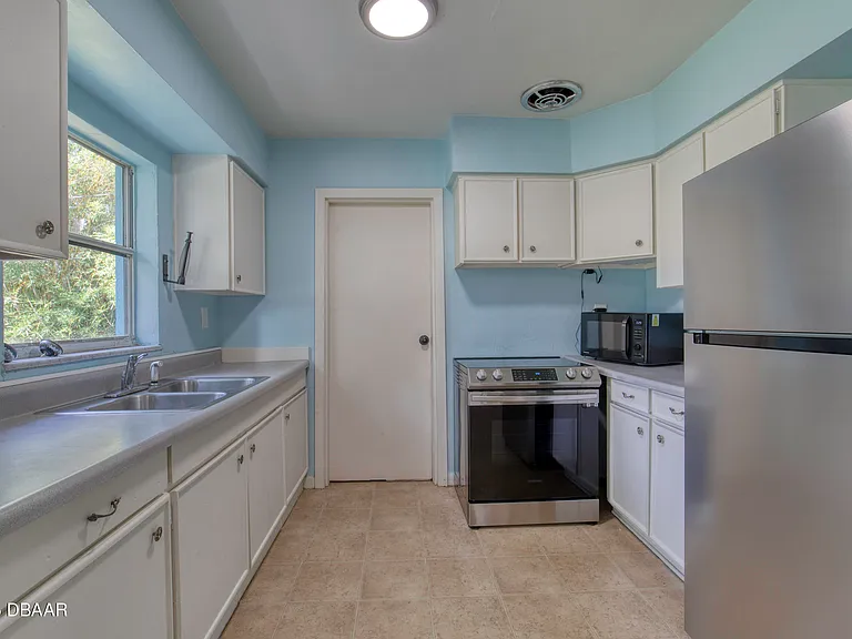 1133 Bradenton Rd — Photo 13