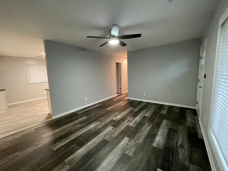2815 Ravencroft Dr — Photo 4