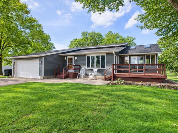 716 N Lokken Dr, Cyrus, MN 56323