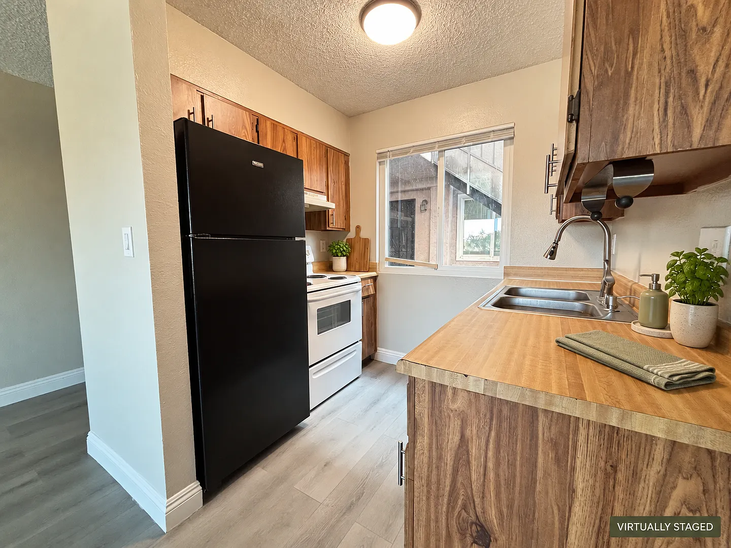 225 E Foster Ave. Unit 2 — Photo 2