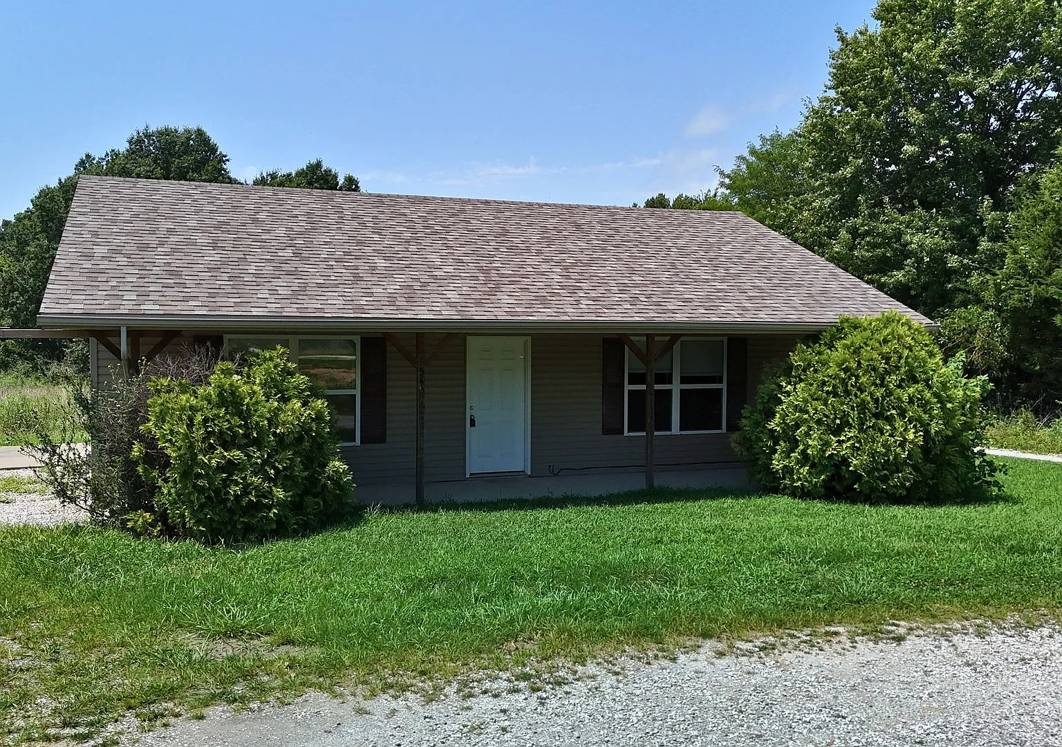 2 Bedroom Ranch Home — Photo 2