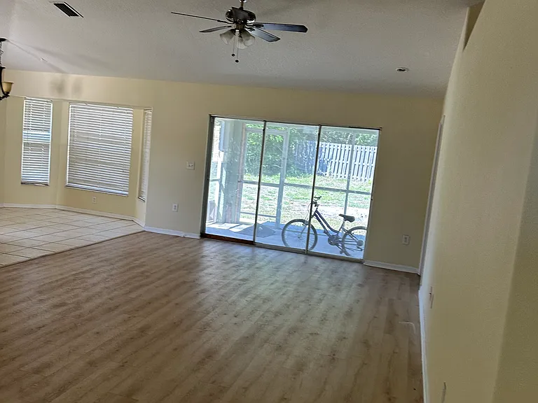5822 28th St E — Photo 10