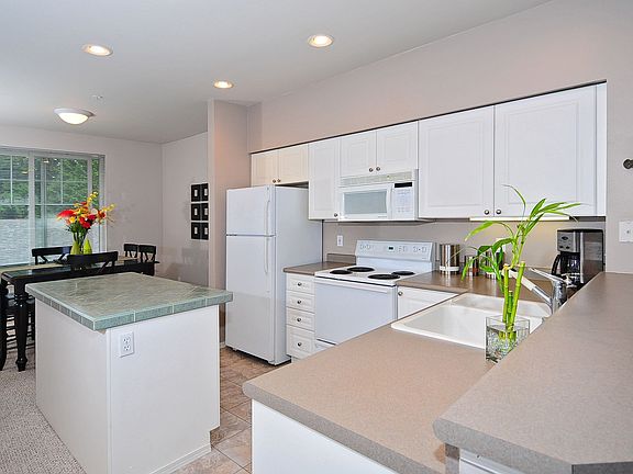 3rd image of 16125 Juanita Woodinville Way NE Unit 1713