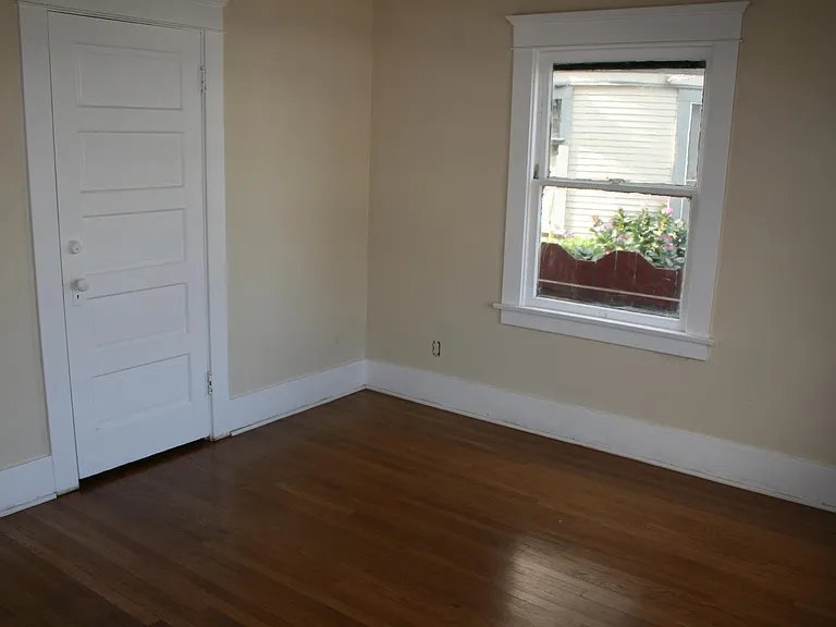 1424 W 37th Dr — Photo 2