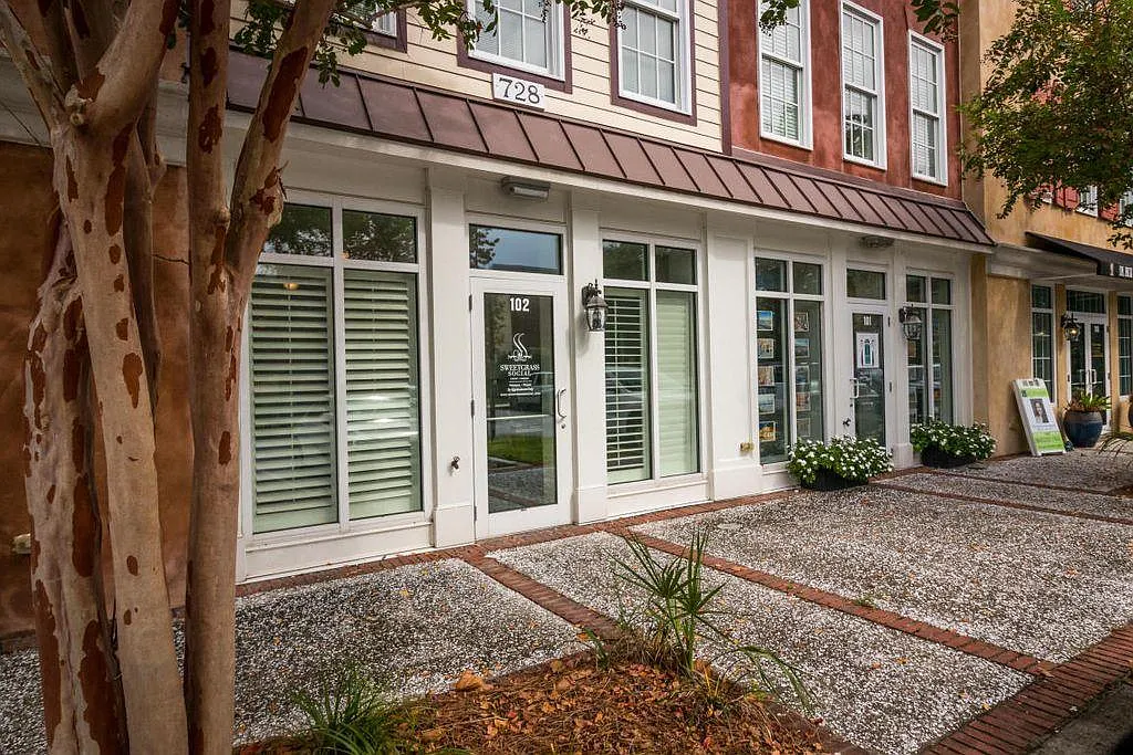Studio, 615 sqft, $2,500 — Photo 3