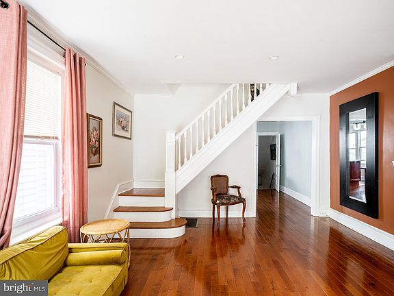3rd image of 308 Leverington Ave