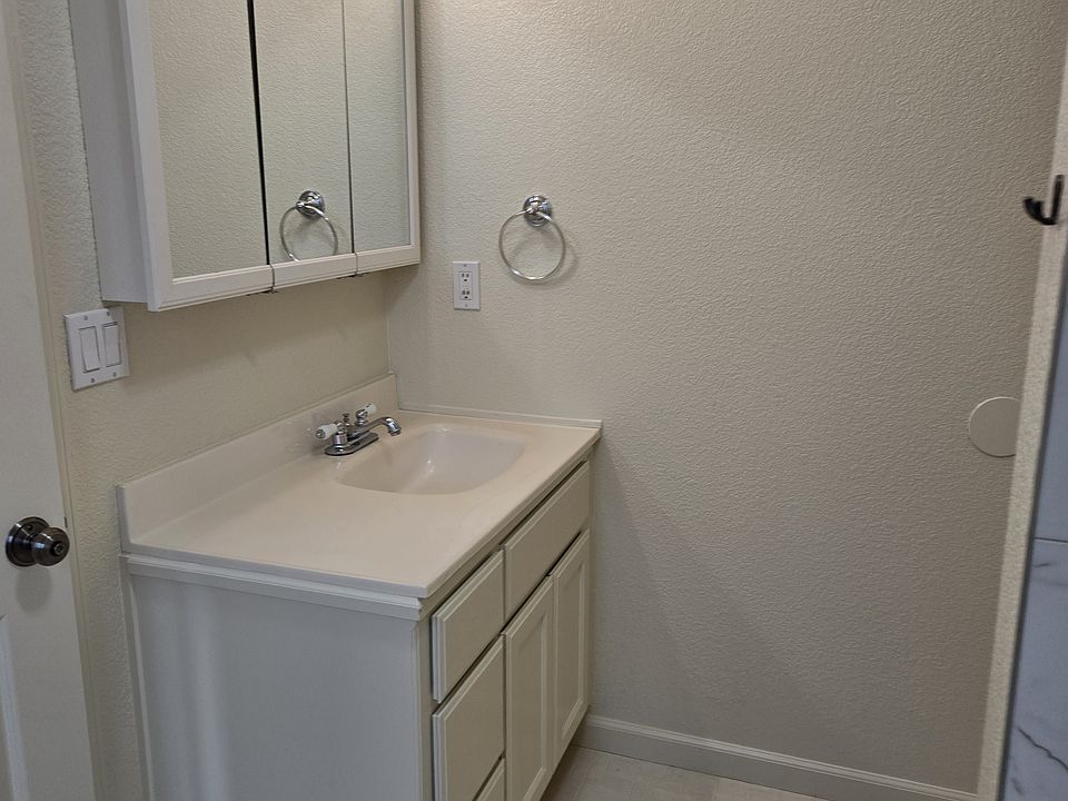 Bathroom vanity with med. cabinet