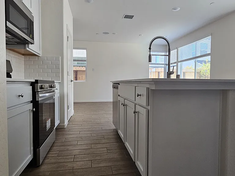 1539 Foxhill Ln — Photo 14