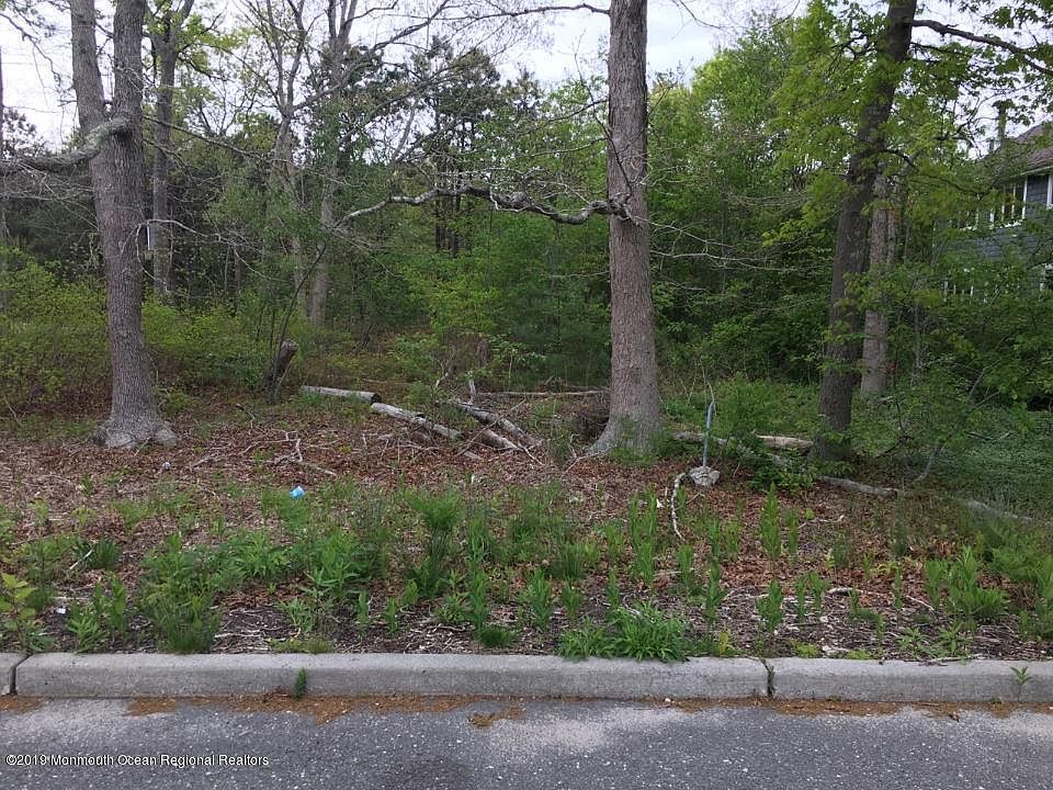 2nd image of 1525 Forecastle Ave