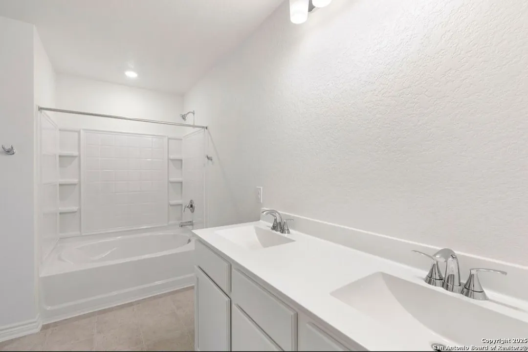 4 bed, 1604 sqft, $2,300 — Photo 1