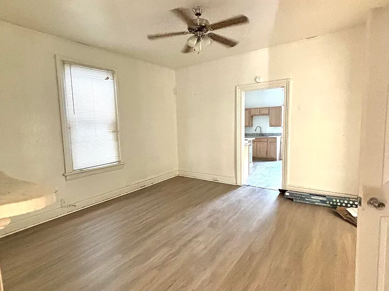 642 Crawford Ave — Photo 8
