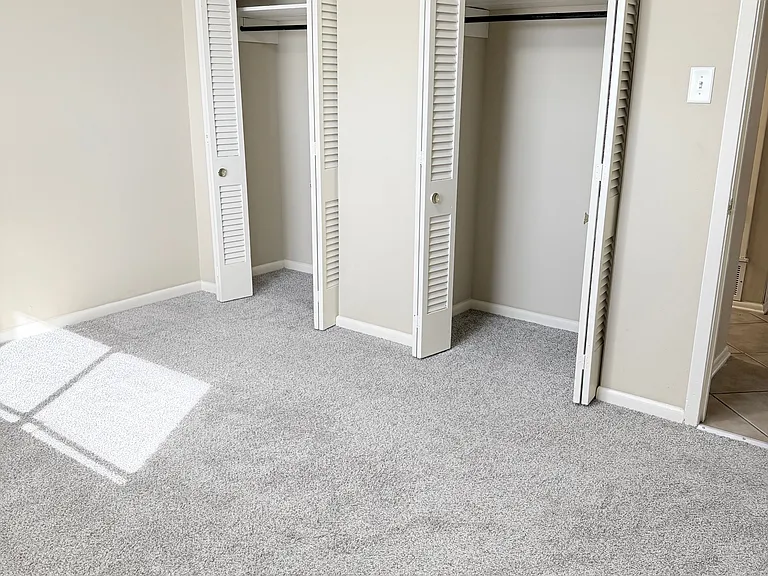 Ricks Apartments — Photo 28