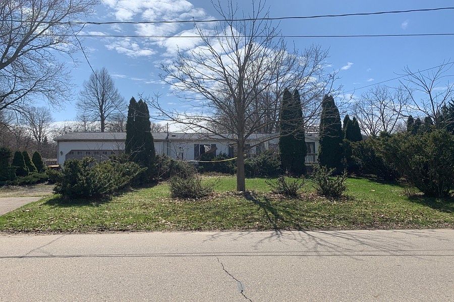 1st image of 335 Murphy St