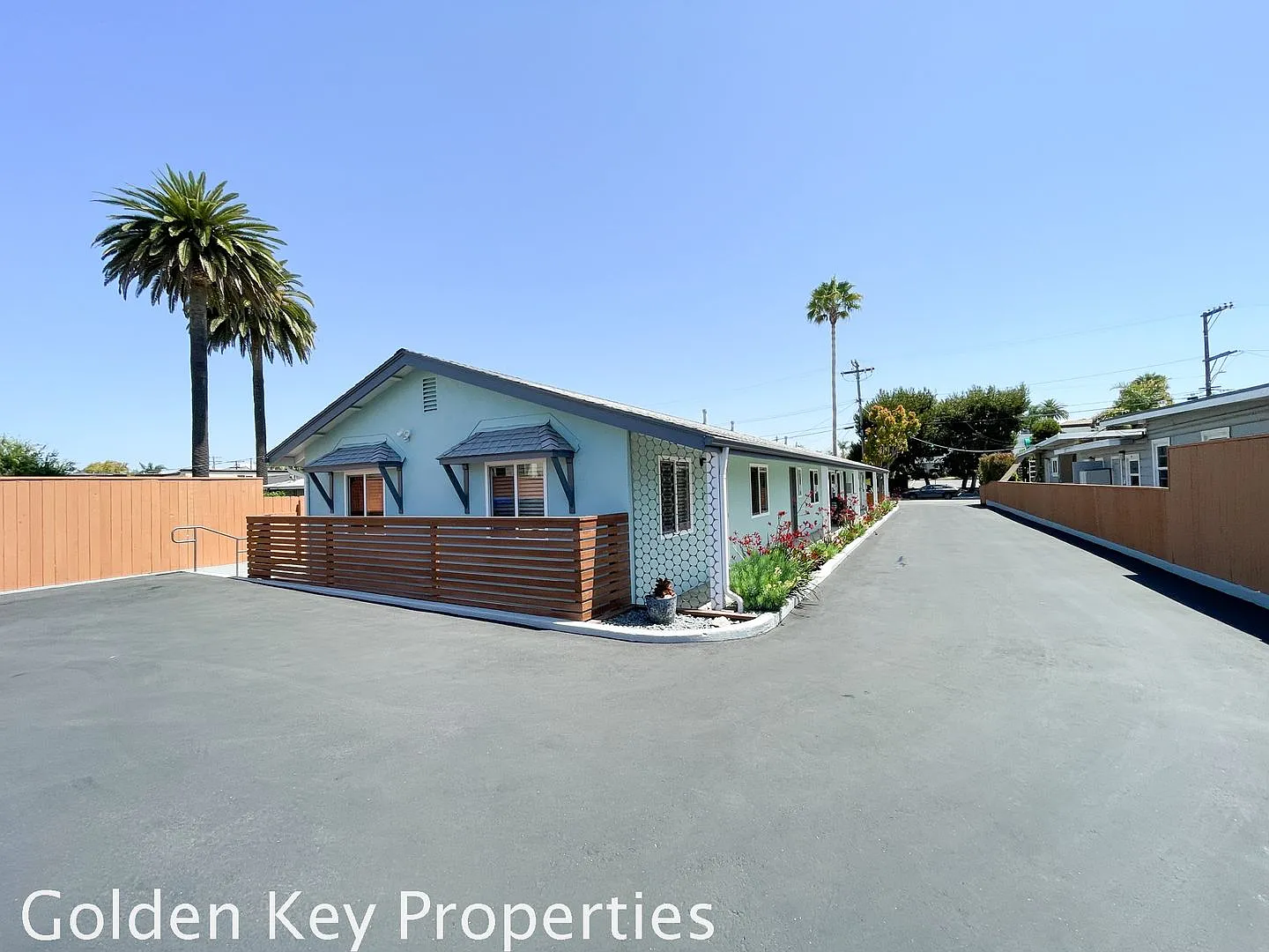 Beautifully Updated 2 Bedroom in Prime Carlsbad Village Location! — Photo 2