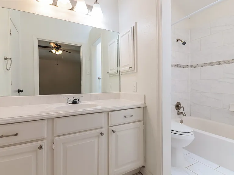 2131 Trishia Ln — Photo 12