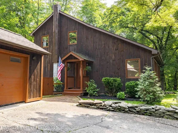 221 Cardinal Road, Hyde Park, NY 12538
