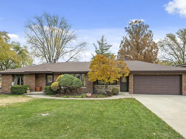 10739 Depot St, Worth, IL 60482