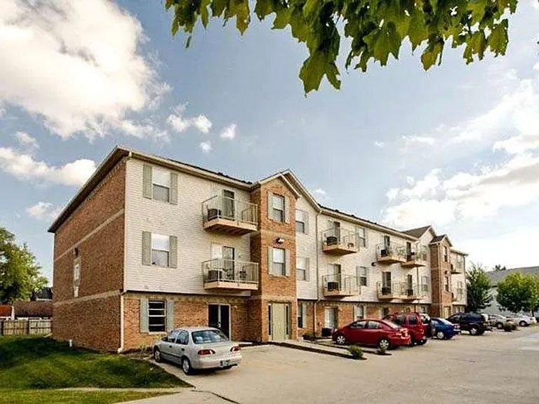 Sycamore Place — Photo 1