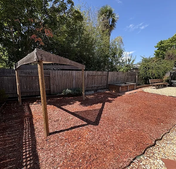 7631 Adrian Dr — Photo 29