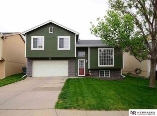 18710 U St, Omaha, NE 68135