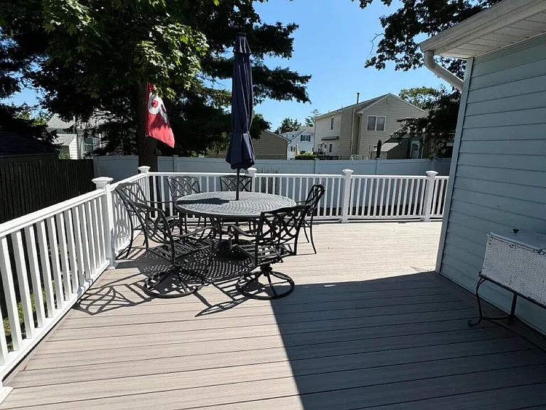 70 Wilson Ave — Photo 11