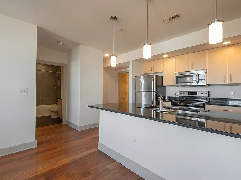 30 Franklin Apartments — Photo 5