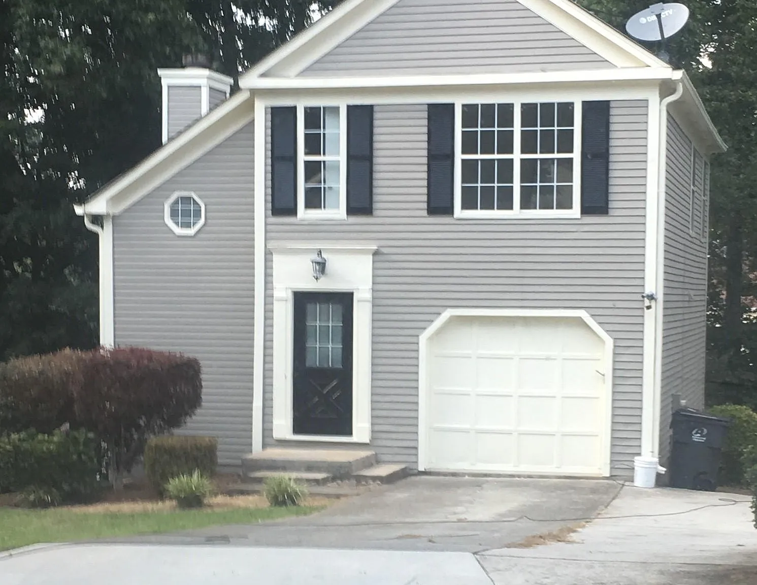 4 bed, 3.5 bath, 2000 sqft, $2,400 — Photo 1