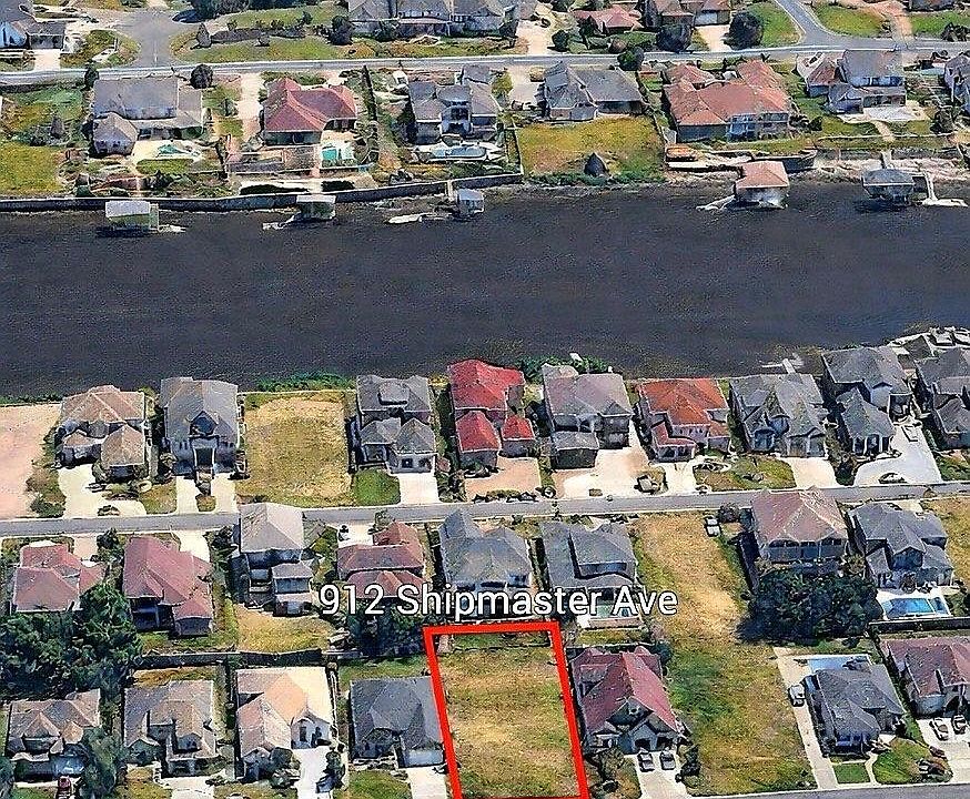 1st image of 912 Shipmaster Ave.