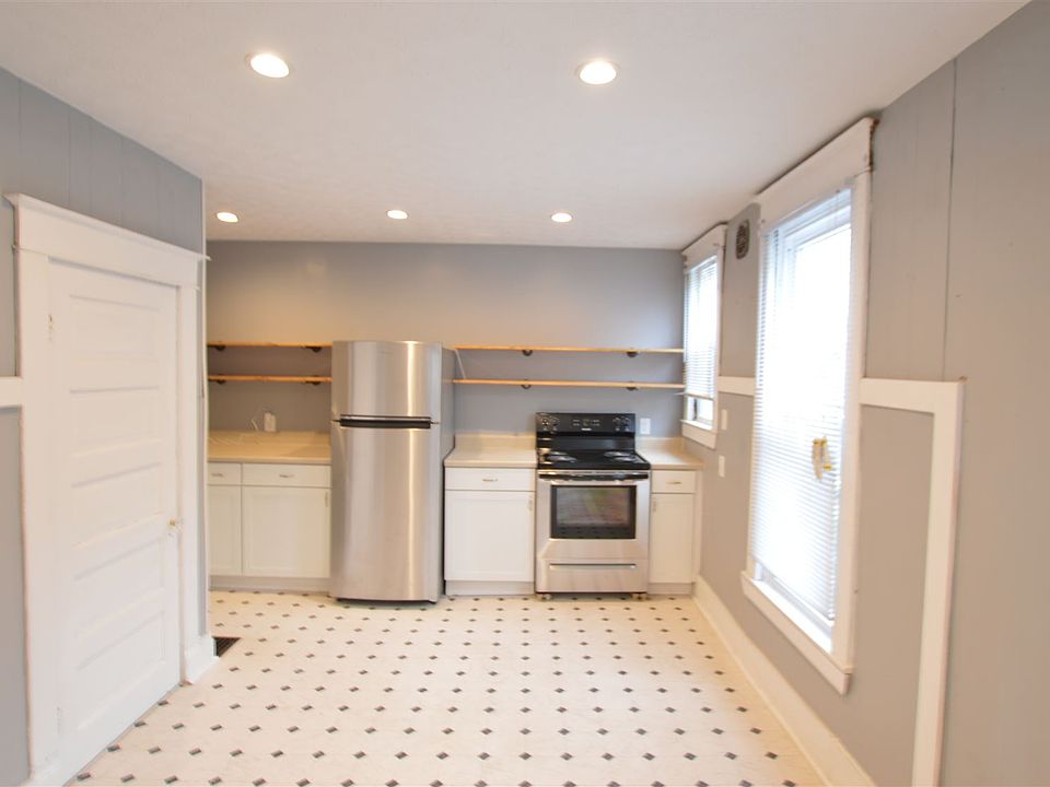 1st image of 2332 Coyner Ave