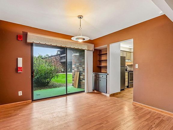 3rd image of 2240 W Good Hope ROAD #30