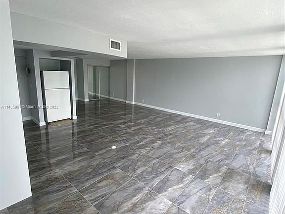 3rd image of 2101 Atlantic Shores Blvd APT 402