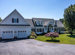 327 Hopedale Farm Rd, Reedville, VA 22539