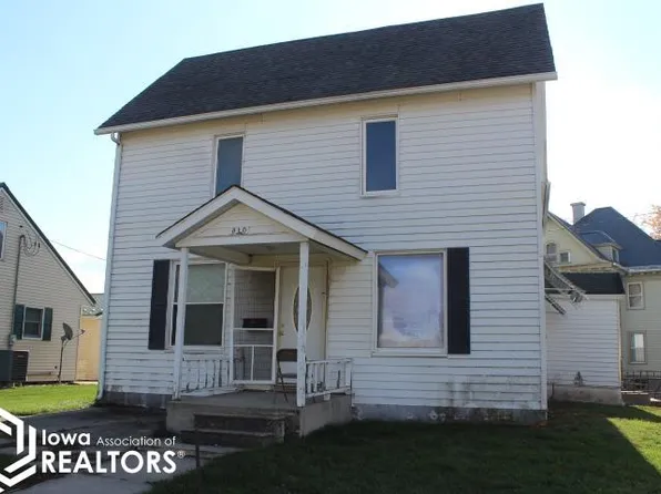 810 Park Ave, Ackley, IA 50601