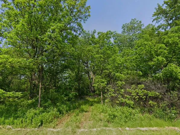 3213 N Jennings Rd, Flint, MI 48504