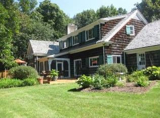 2004 Camphill Cir, Inverness, IL 60067