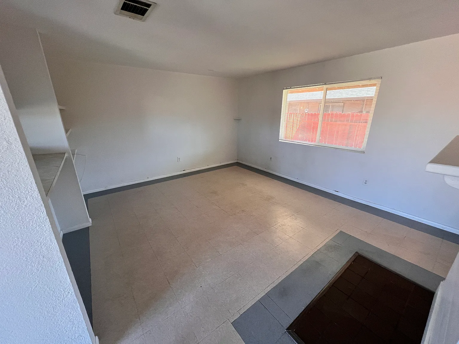 2 bed, 903 sqft, $1,600 — Photo 2