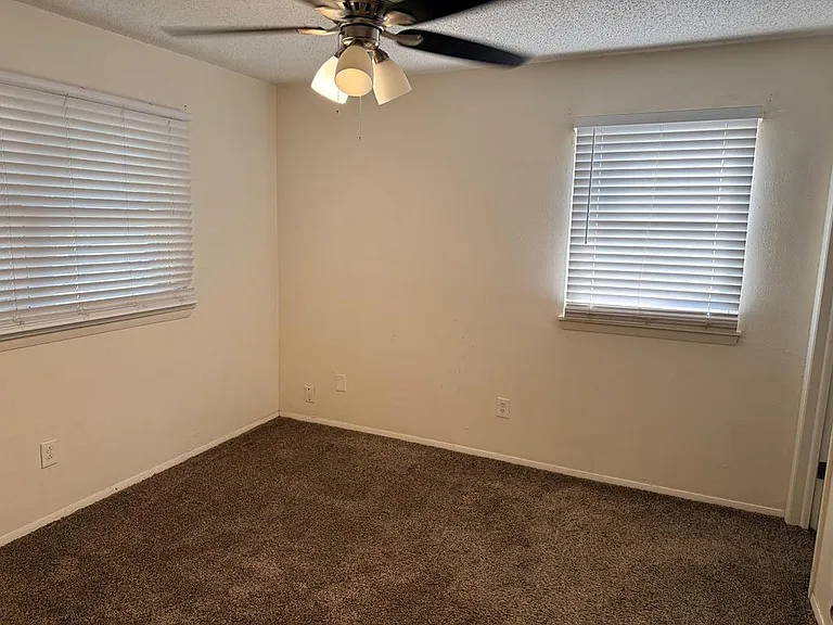 4425 Humble Ave — Photo 22